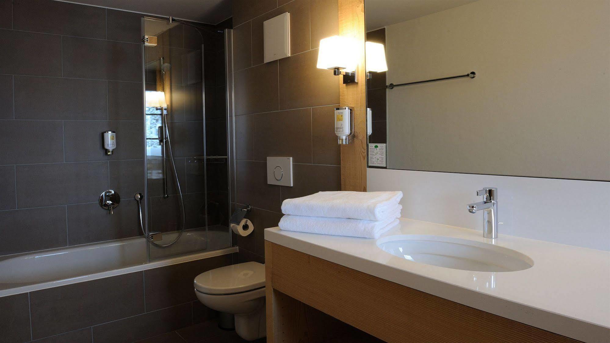 Hotel Des Alpes Superieur Gstaad Eksteriør billede