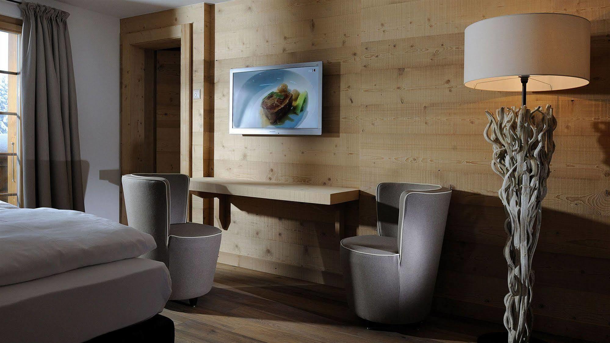 Hotel Des Alpes Superieur Gstaad Eksteriør billede