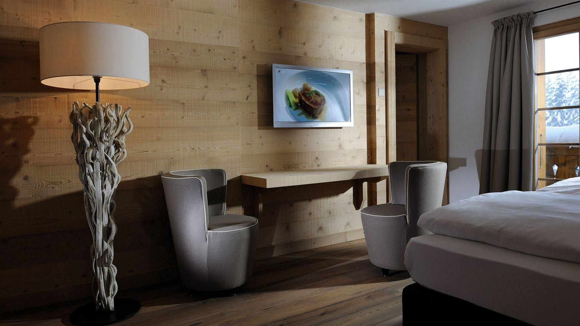 Hotel Des Alpes Superieur Gstaad Eksteriør billede